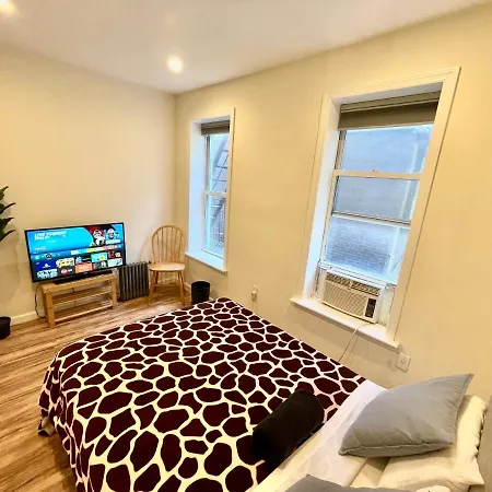 Elegant Private Room Close To Manhattan! - Room Is In A 2 Bedrooms Apartament And First Floor With Free Street Parking